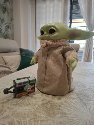 Muñeco Baby Yoda Interactivo