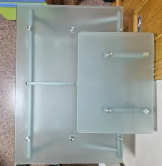 Mesa de ordenador cristal y metal