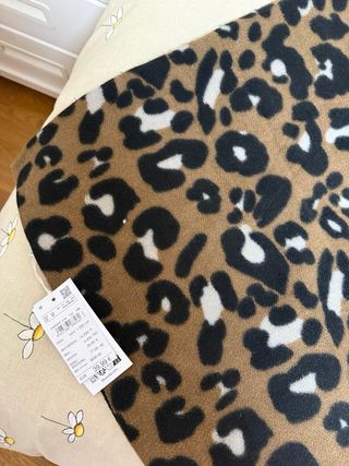 Bufanda Milano Leopardo Nueva con Etiqueta