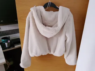 Abrigo pelo Zara con capucha