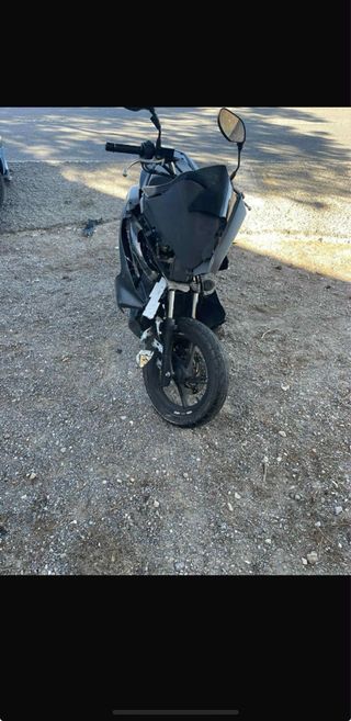 Moto Scooter Negra y Gris pcx honda año 2017