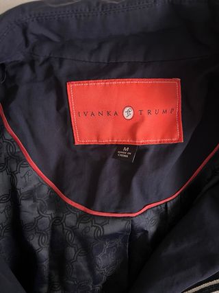 Chubasquero Ivanka Trump Azul Marino