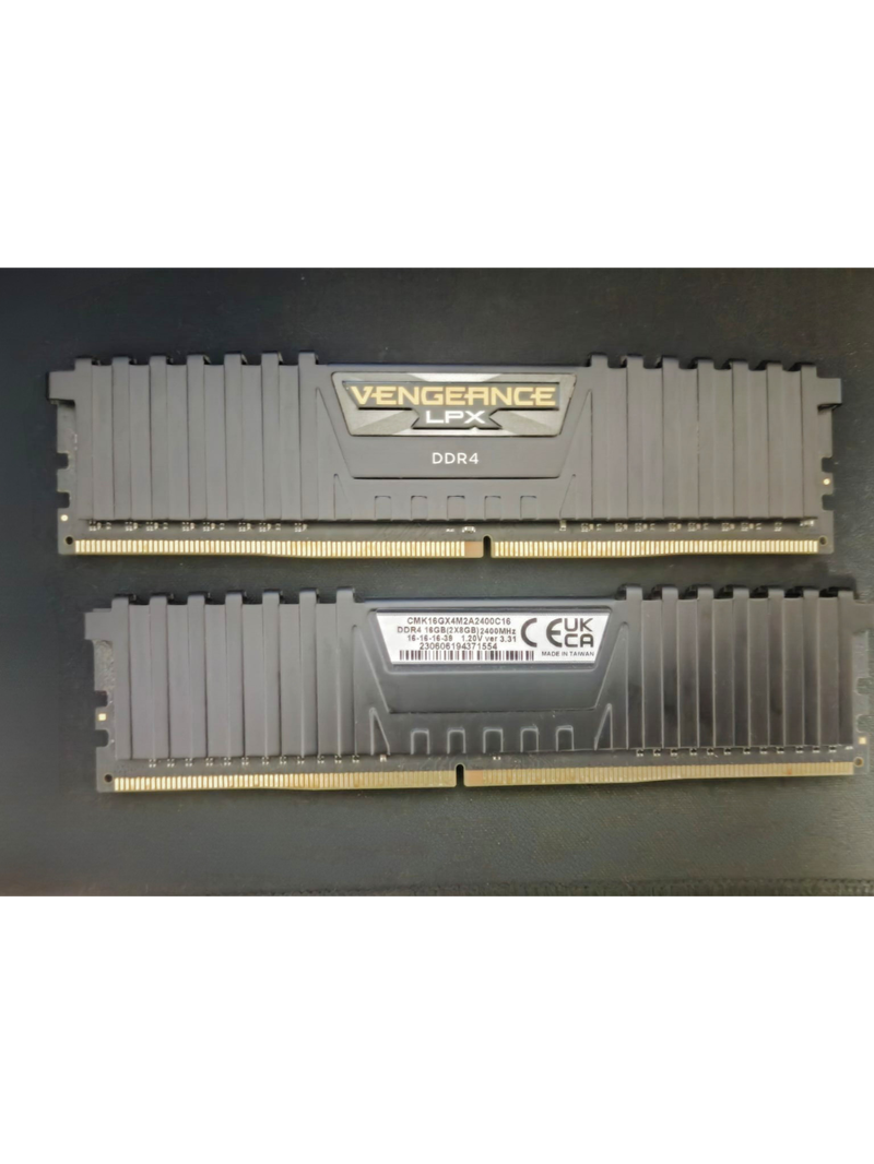 Memoria RAM 16GB - 2x8 Corsair Vengeance LPX DDR4