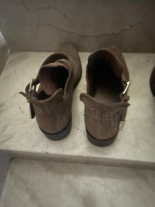 Botas de ante marrones