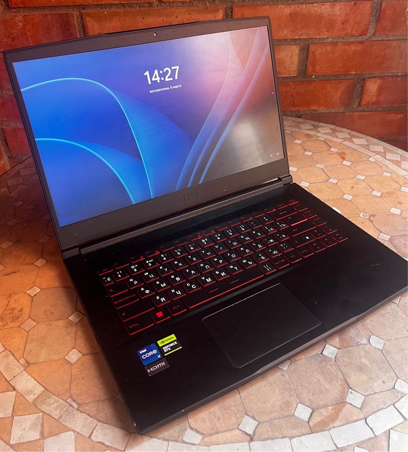 MSI Gaming Laptop i7 RTX 4050 16GB RAM SSD
