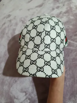 Gorra blanca