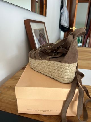 Sandalias esparto con plataforma.