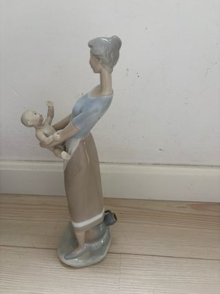 Figura Lladró Auténtica Maternidad