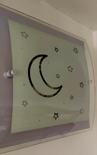 Lámpara dormitorio infantil