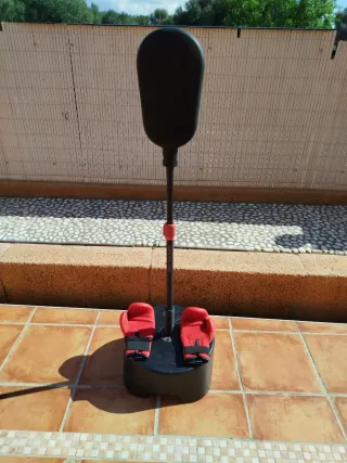 Punching ball infantil con guantes