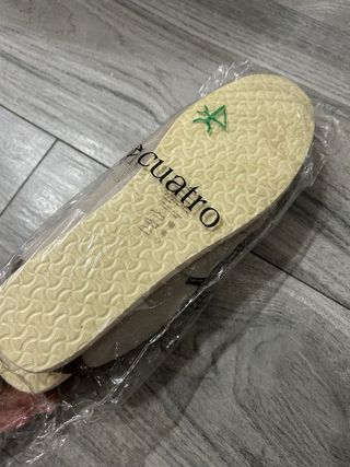 Alpargatas Valecuatro Beige y Marrón