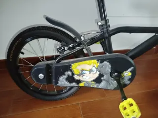 Bicicleta infantil B'TWIN negra y amarilla