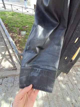 Chaqueta de cuero negra de piel