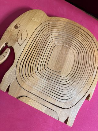 Frutero/Plato con diseño de elefante