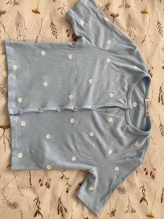 Stradivarius Camiseta Bordada Flores blancas,azul