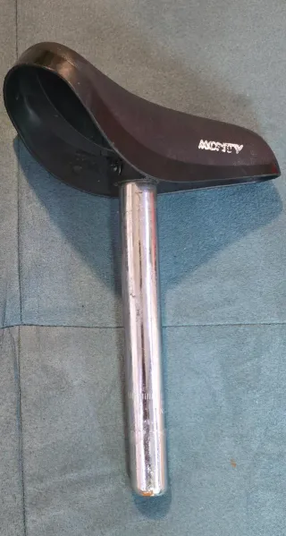 Tija y sillín Monty