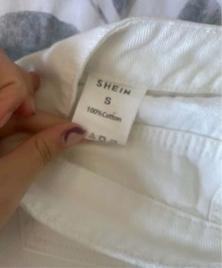 Falda blanca vaquera con botones