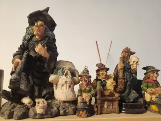 Colección 7 Figuras Brujas suerte Decoración