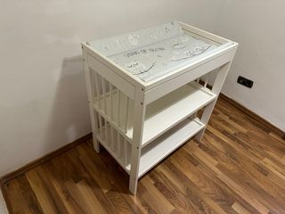 Cambiador de bebé blanco