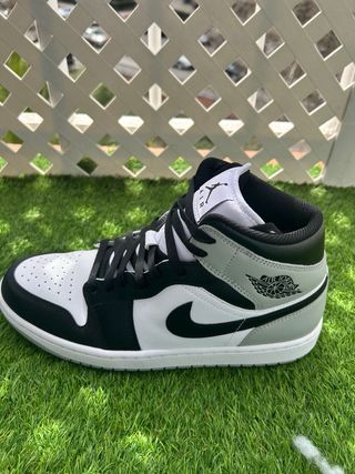 Jordan 1 Mid Hombre Negro Blanco