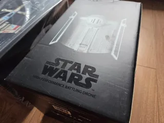 Nuovi droni Star Wars X-Wing e TIE Fighter