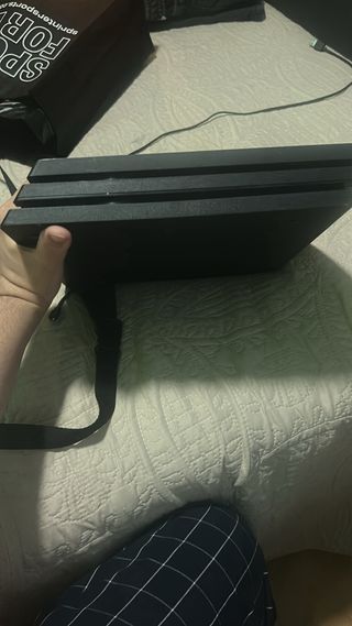 PS4 Pro 1TB + 6 juegos (Hogwarts Legacy, AC Mirage