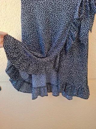 Vestido corto cruzado azul y blanco