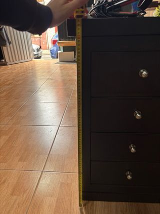 Mesa de madera con almacenamiento