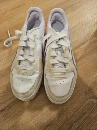 Sneakers Puma donna bianche e beige