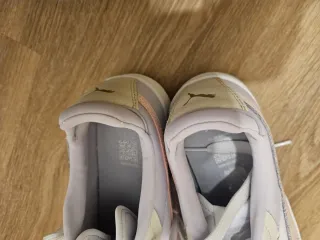 Sneakers Puma donna bianche e beige