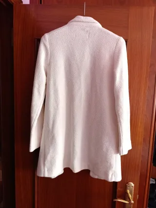 Chaqueta Stradivarius cremacrema Talla S