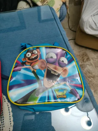 Conjunto de mochilas y estuches infantiles