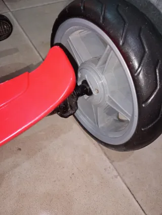 Kart Ferrari de pedales rojo
