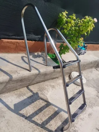 Escalera Piscina Inox 4 Peldaños