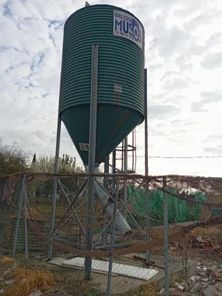 Se venden silos metálicos