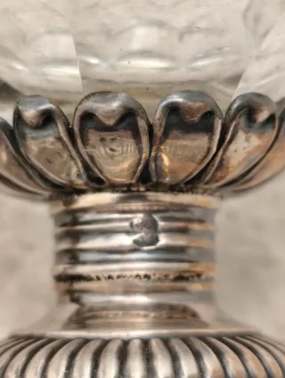 Salero antiguo de plata y cristal