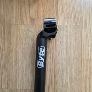 Uno Tija de la marca Byte 27.2mm, Largo 320mm