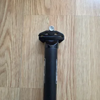 Uno Tija de la marca Byte 27.2mm, Largo 320mm