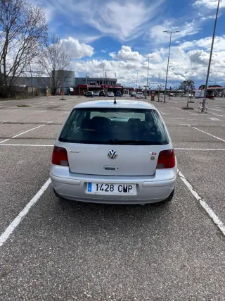 Volkswagen Golf 2003