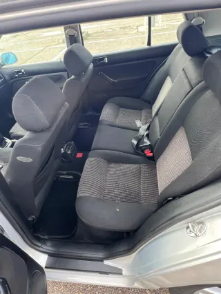 Volkswagen Golf 2003