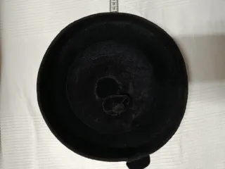 Sombrero negro de terciopelo