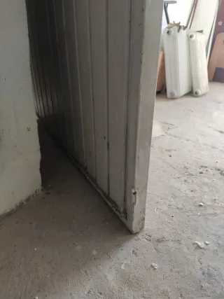 Puerta exterior hierro y chapa galvanizada