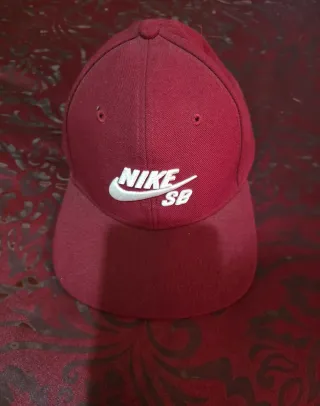 Gorra Nike SB Talla L Roja
