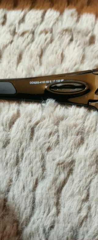 Gafas de sol Oakley negras y grises