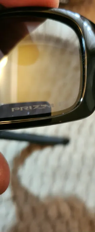 Gafas de sol Oakley negras y grises