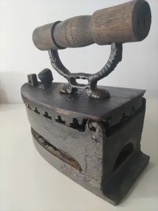 Plancha de hierro antigua