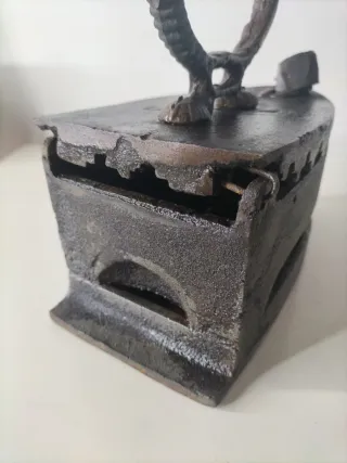 Plancha de hierro antigua