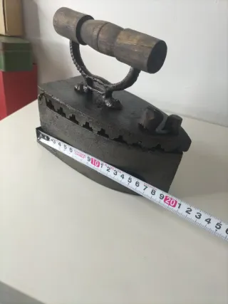 Plancha de hierro antigua