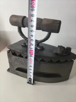 Plancha de hierro antigua