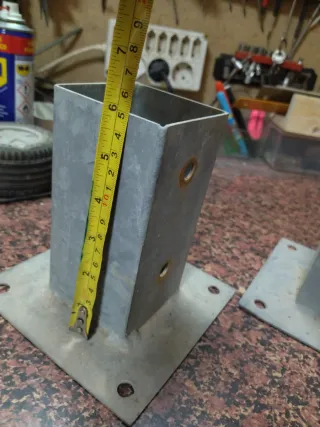 2 Bases para postes de madera